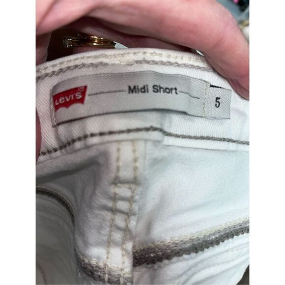 Levi’s white denim midi shorts 5 - Picture 4 of 5